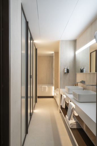 Bathroom 4, Parador de León, León