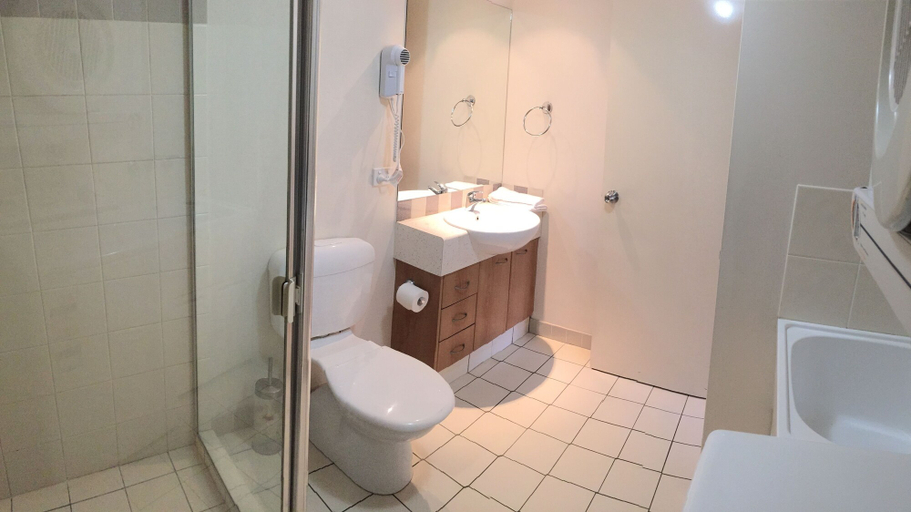 Bathroom 4, Sunset Island Resort, Gold Coast