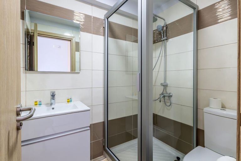 Bathroom 3, Paul Marie Hotel Apartments