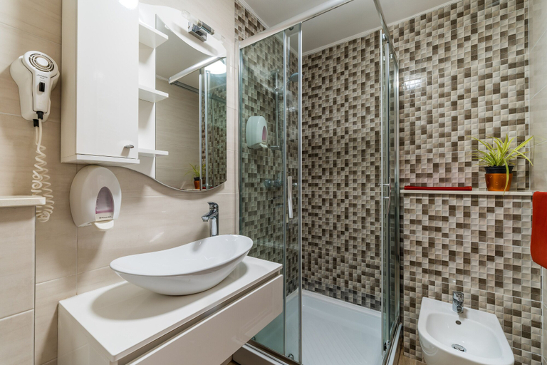 Bathroom 4, Hotel Dubrovnik, Dubrovnik