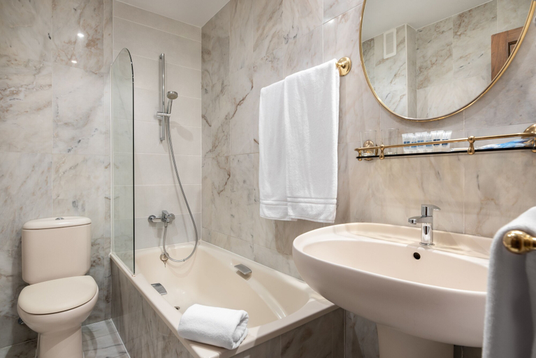 Bathroom 4, Crisol Mesón del Cid, Burgos
