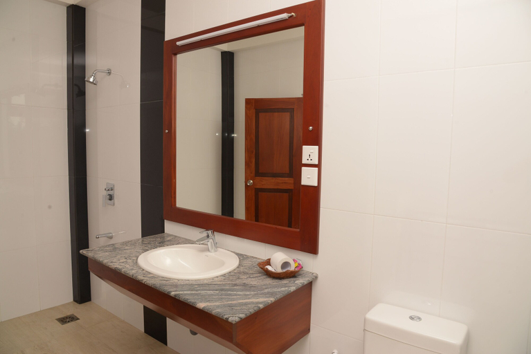 Bathroom 3, Riverside Inn Fuji, Bentota