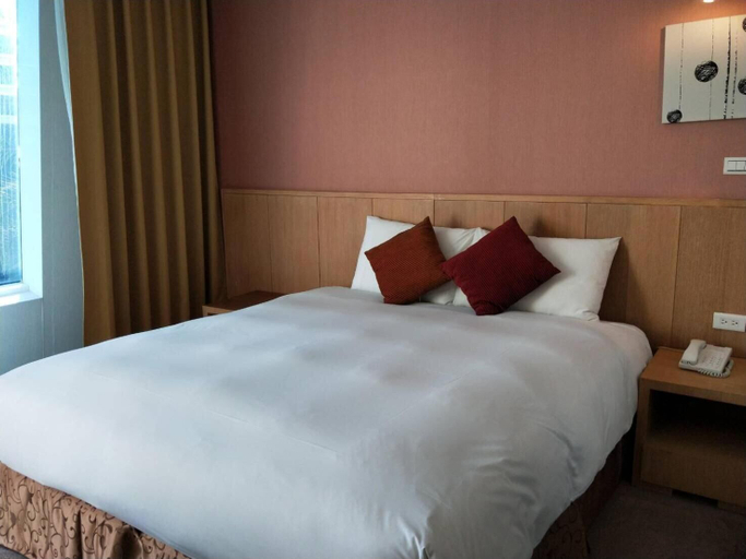 Bedroom 3, In Young Hotel, Kaohsiung