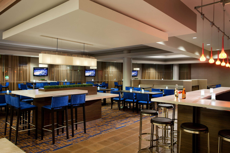 Food & Drinks 4, Sonesta Emeryville - San Francisco Bay Bridge, Alameda
