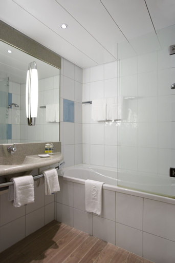 Bedroom 4, Novotel Zurich Airport Messe, Bülach