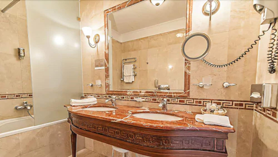 Bathroom 4, IBB Hotel Grand Hotel Lublin, Lublin City