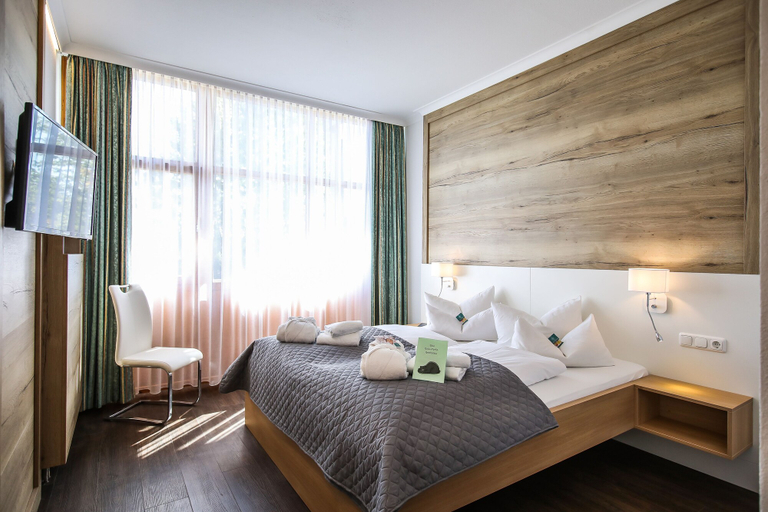 Bedroom 2, AktiVital Hotel, Passau