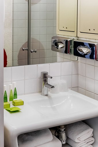 Bathroom 4, Hôtel Joyce - Astotel, Paris