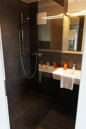 Bathroom 5, Pension Pauserei, Heilbronn