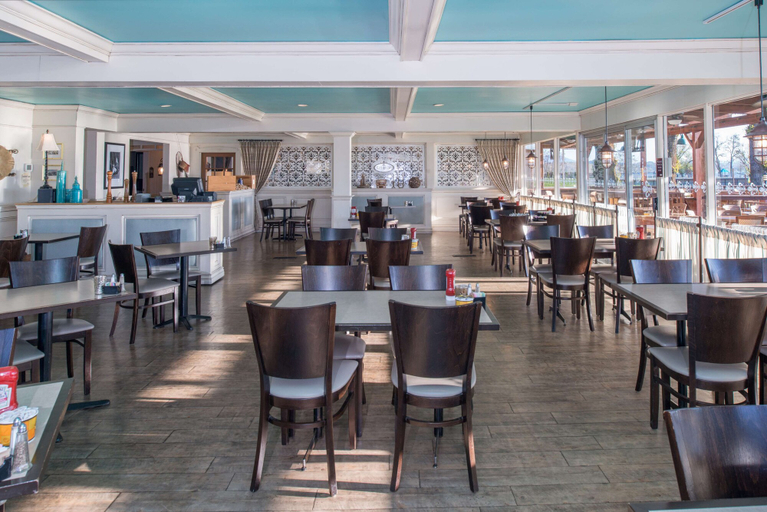 Food & Drinks 5, Best Western Edgewater Resort, Bonner