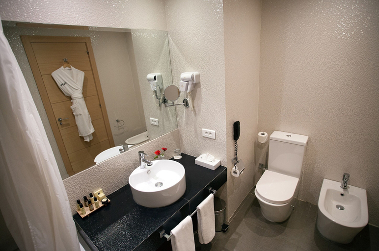 Bathroom 5, Hotel Farah Tanger, Tanger-Assilah