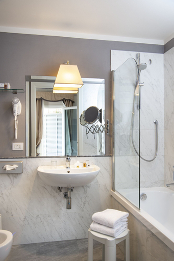 Bathroom 4, Hotel Rapallo, Florence