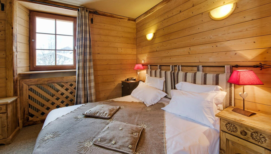 Bedroom 2, Alp'Hotel, Haute-Savoie