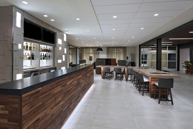 Food & Drinks 5, Courtyard by Marriott Jackson Madison, Madison