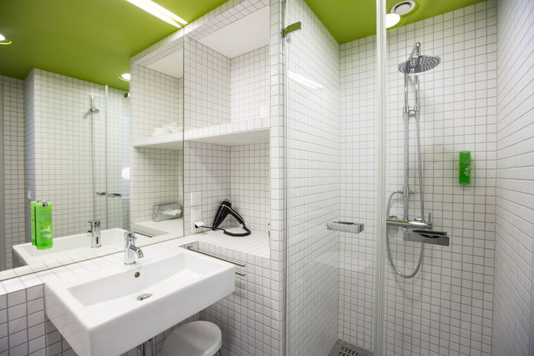 Bathroom 4, Green City Hotel Vauban, Freiburg im Breisgau