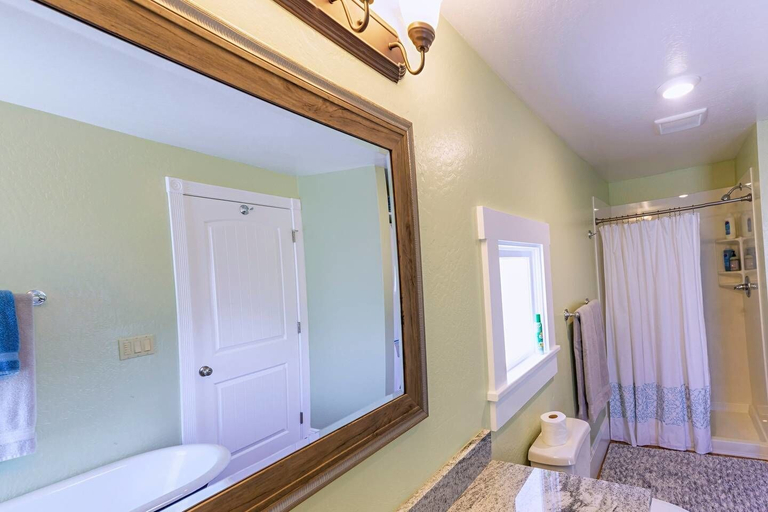 Bathroom 3, Pioneer House - North Suite, Jackson