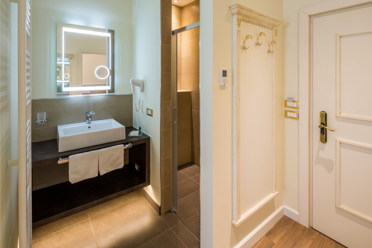 Bathroom 5, Windsor Merano Hotel & Suites, Bolzano
