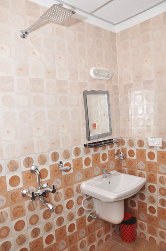 Bathroom 4, Hotel Shreesh, South Andaman