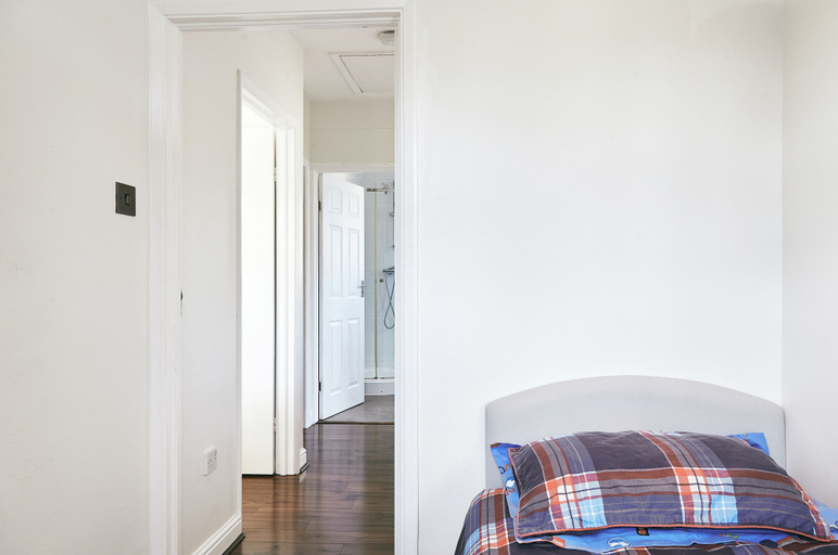 Bedroom 2, 16 Austin Avenue, London