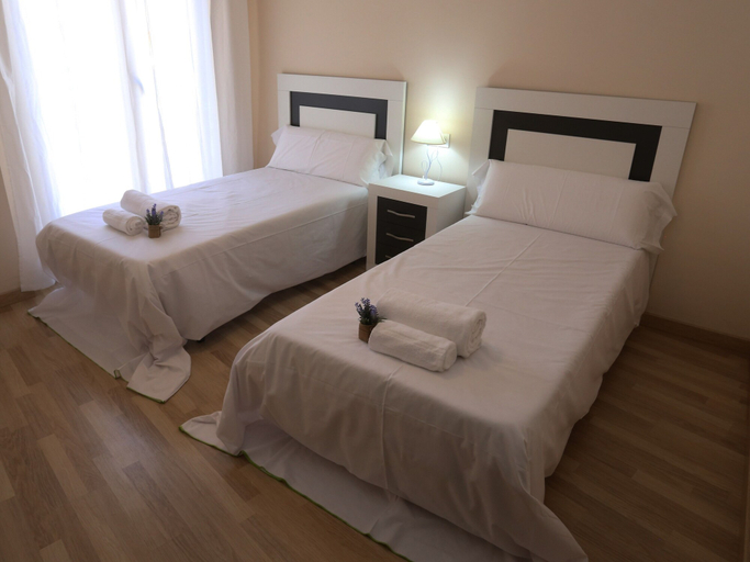 Bedroom 3, Apartamento Turísticos Puente Romano P3 2-A, Salamanca