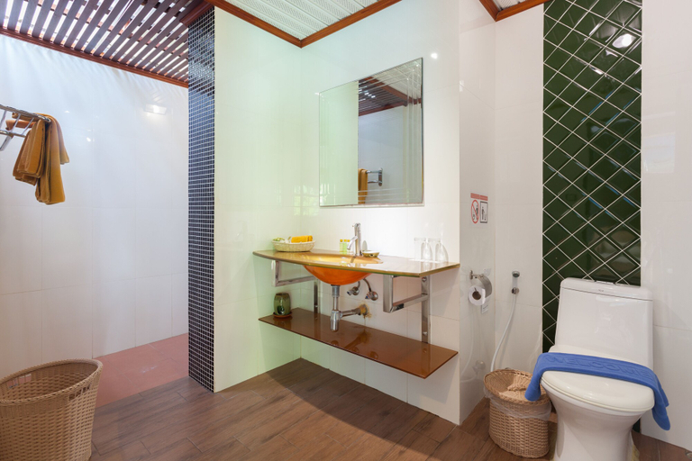 Bathroom 5, Phi Phi Natural Resort, Mueang Krabi
