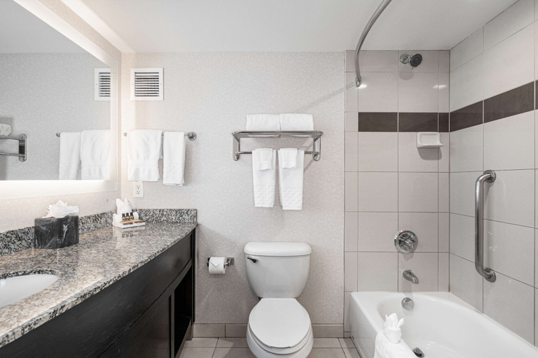Bathroom 4, Best Western Plus Marina Gateway Hotel, San Diego