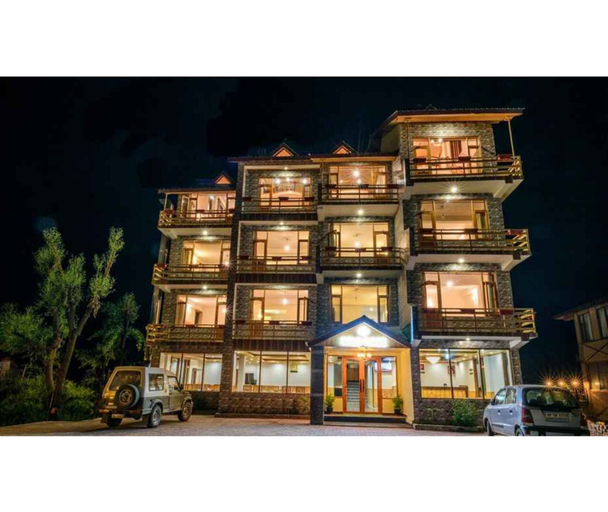 Exterior & Views
