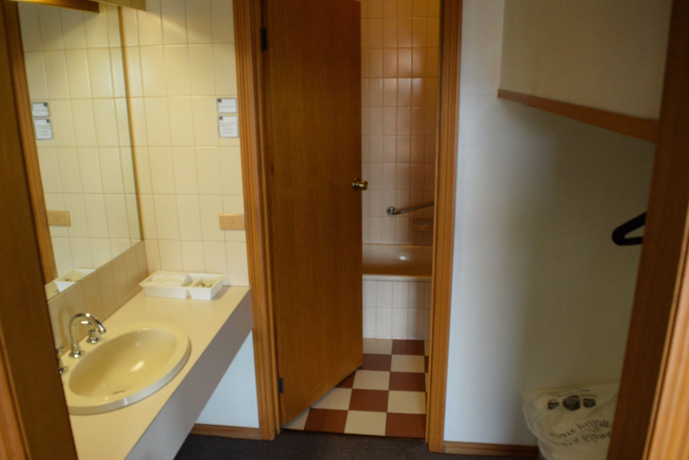 Bathroom 4, Bakery Hill Motel, Ballarat - Central