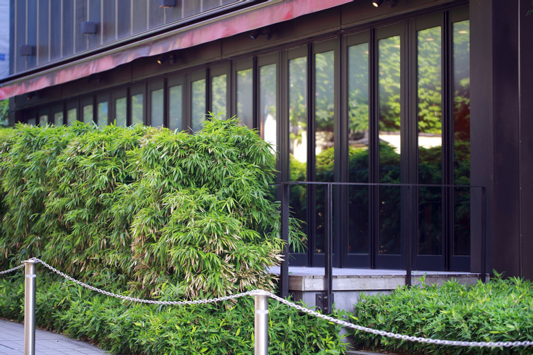 Exterior & Views 9