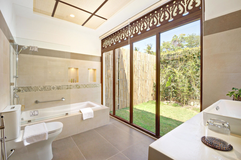 Bathroom 5, North Zen Villas, Panglao