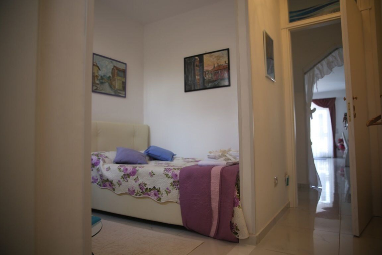 Bedroom 2, Villa Armonia, Cosenza