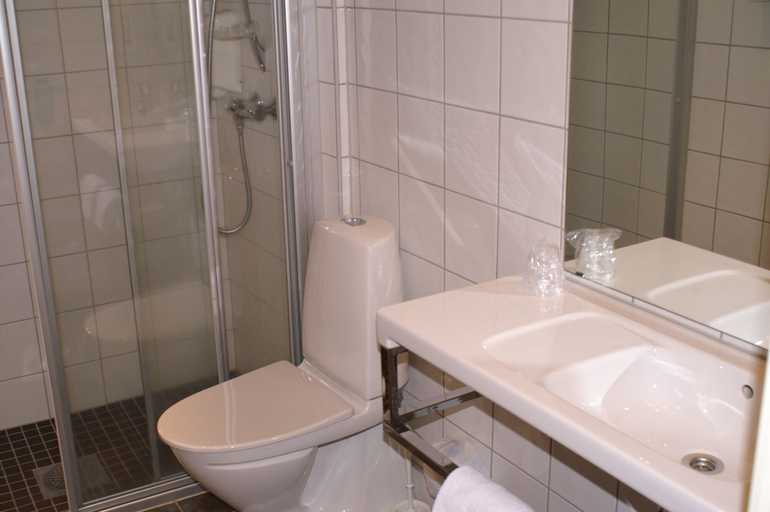 Bathroom 3, Nordfjord Hotell - Bryggen, Eid