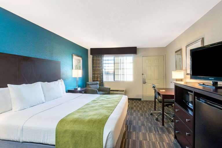 Bedroom 3, Days Inn by Wyndham Snyder, Scurry