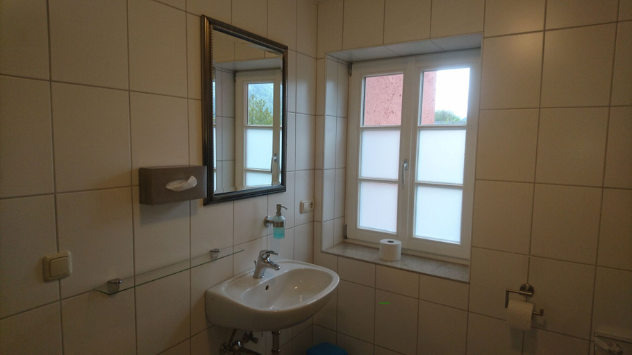 Bathroom 5, Hotel Garni Forsthaus, Traunstein