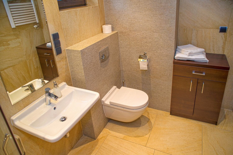 Bathroom 4, Apartamenty Sun & Snow Tęczowe Wzgórze, Cieszyn