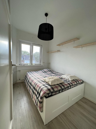 Bedroom 2, Charming 2-bed Apartment inc Balcony in Maastricht, Maastricht