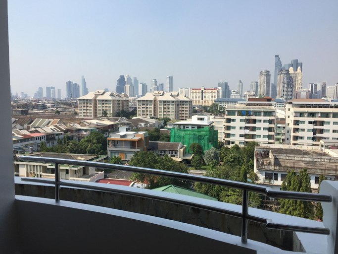 Exterior & Views 10