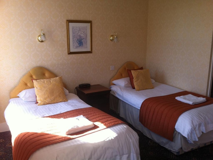 Bedroom 2, Arrandale Apartments, Douglas
