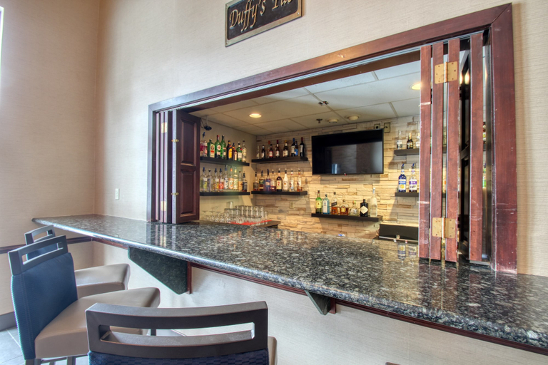 Food & Drinks 5, Comfort Suites Madison West - Middleton, Dane