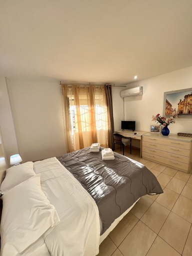 Bedroom 3, Hotel Como, Syracuse