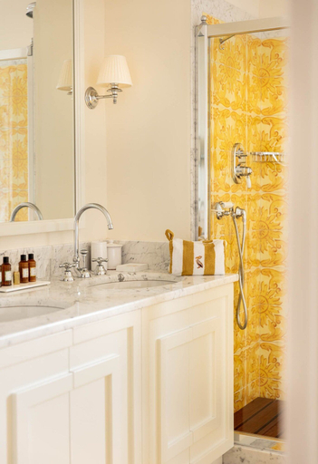 Bathroom 5, Mezzatorre Hotel & Thermal Spa, Napoli