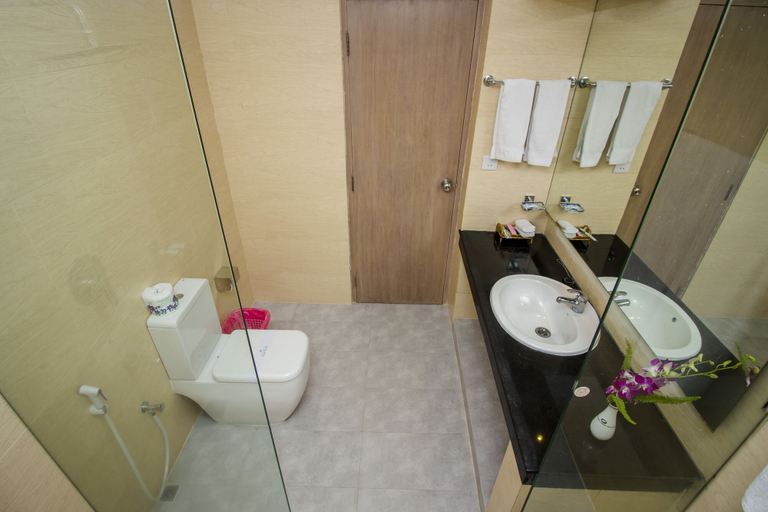 Bathroom 4, Asia Pacific Hotel, Dhaka
