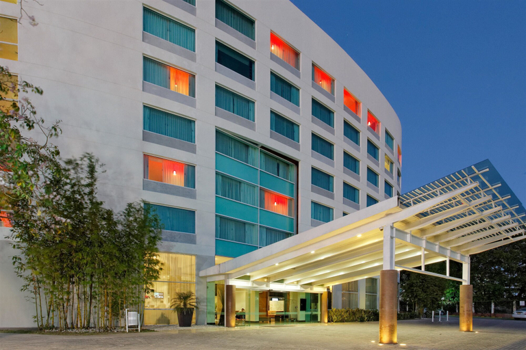 Exterior & Views 5, Crowne Plaza VILLAHERMOSA by IHG, Jalpa de Méndez
