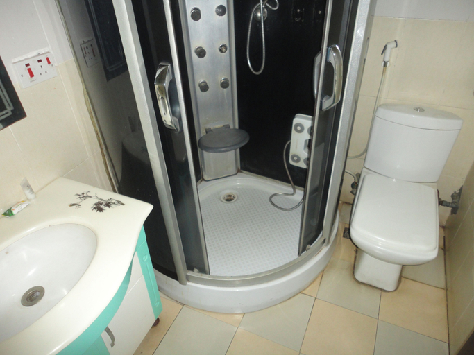 Bathroom 4, SDM Tavern and Suites, IbadanNorth