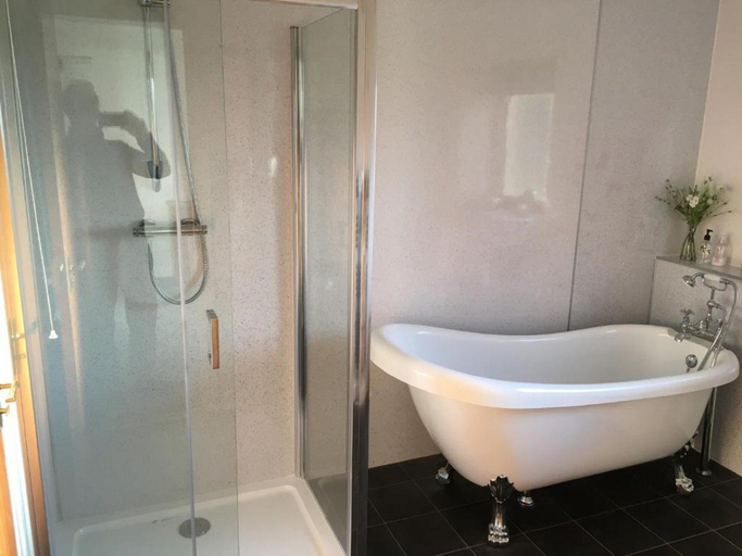 Bathroom, Highland Croft, Highland