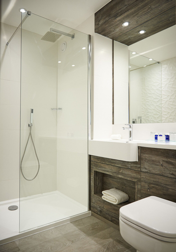 Bathroom 3, Drift Inn at Wyboston Lakes, Central Bedfordshire