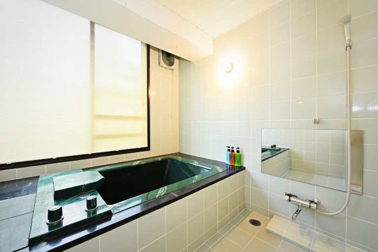 Bathroom 4, Pleasure Maruyama, Sapporo