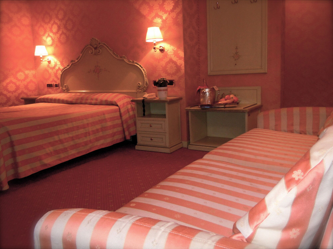 Bedroom 3, Hotel Lux, Venezia