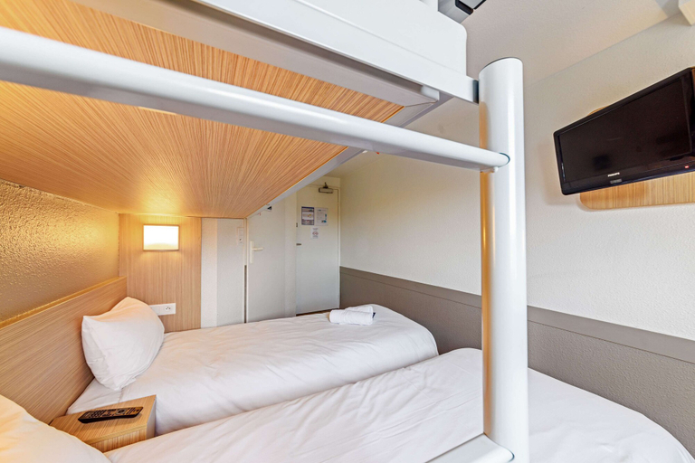 Bedroom 3, Kyriad Direct Annemasse - Genève, Haute-Savoie