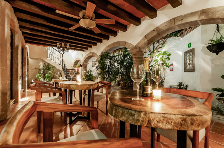 Food & Drinks 5, Casa Granada 24, Isla Mujeres